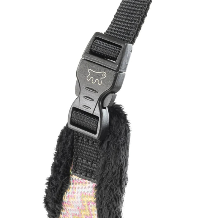 Мягкая шлейка из дышащей ткани и эко-меха для собак и кошек NIKITA FUR EFFE, L - A: 36 cm, B: 49-68 cm, 20 mm